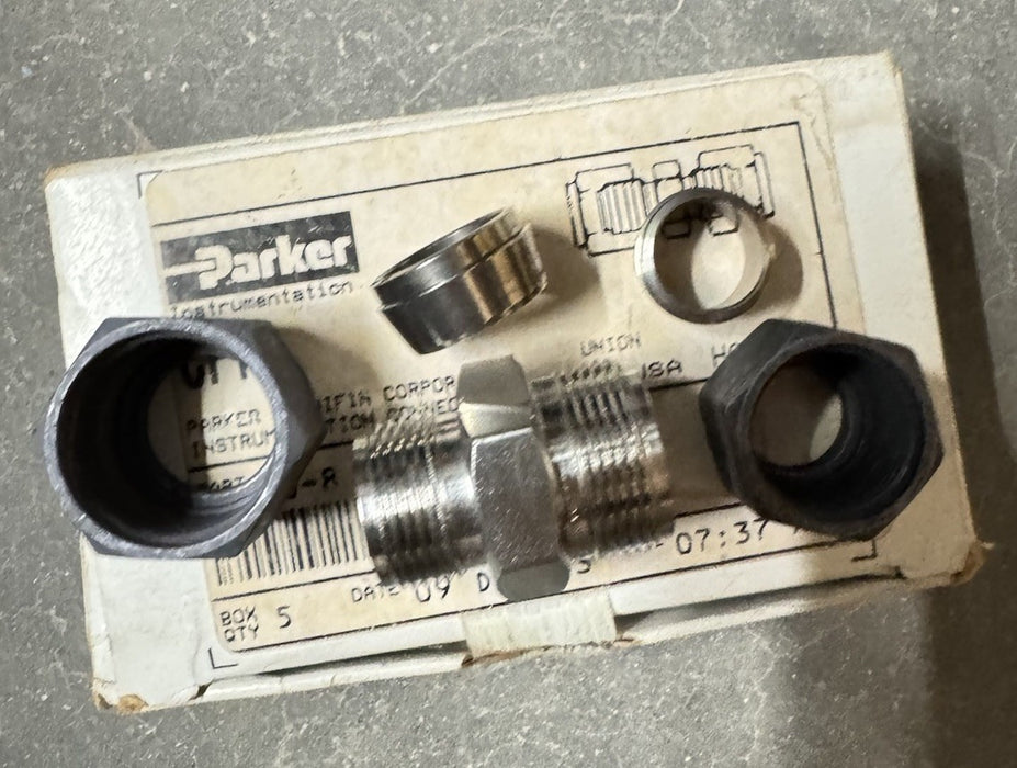 NEW BOX OF 1 PARKER 10-8-HBZ-SS CPI COMPRESSION UNION 5/8" TUBE X 1/2" TUBE