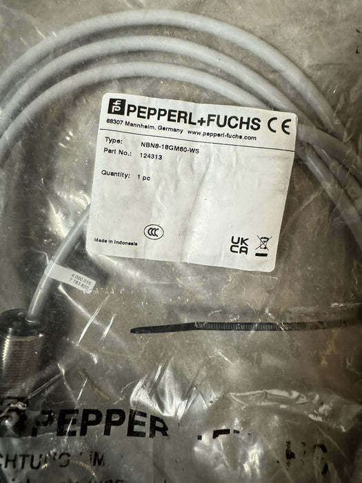 NBNB-18GM60-WS NEW PEPPERL + FUCHS  PROXIMITY SWITCH FACTORY SEALED PN 124313
