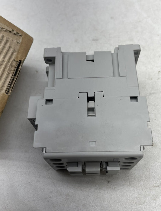 NEW ALLEN BRADLEY 700-CFB220F CONTROL RELAY 2 N.O + 2 N.C AUX CONT 220 VAC COIL