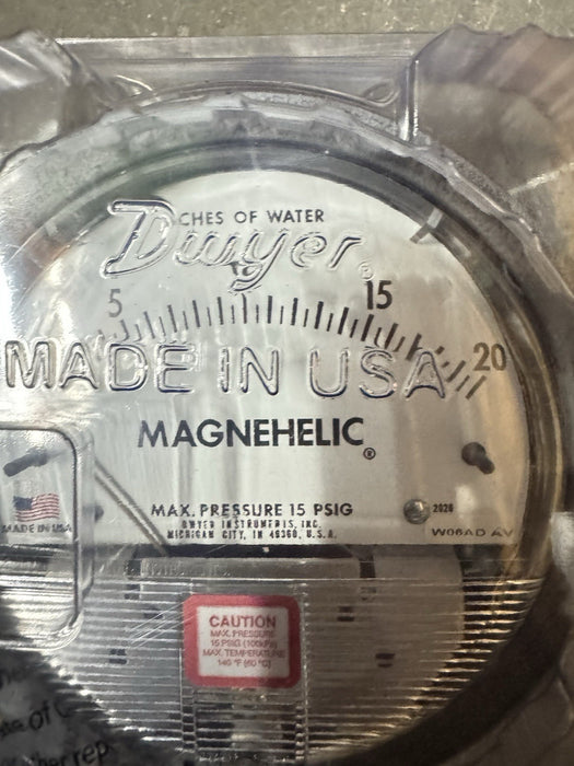 Dwyer 2020  Magnehelic Differential Pressure Gauge Range 0-20" WC INH2O 102012