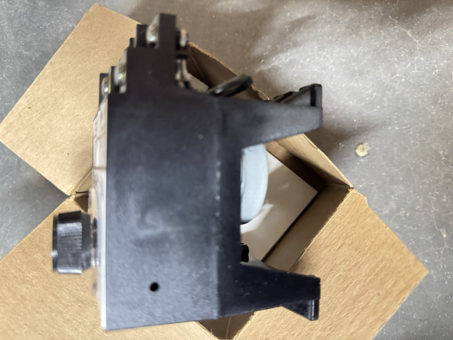 Eagle Signal BR110A6 Timer 0-60Min. 120V 60Hz NIB