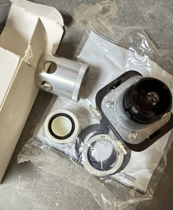 NEW ALLEN-BRADLEY 800T-QA24W ILLUMINATED PUSH BUTTON WHITE LENS W/ GUARD 800-XA