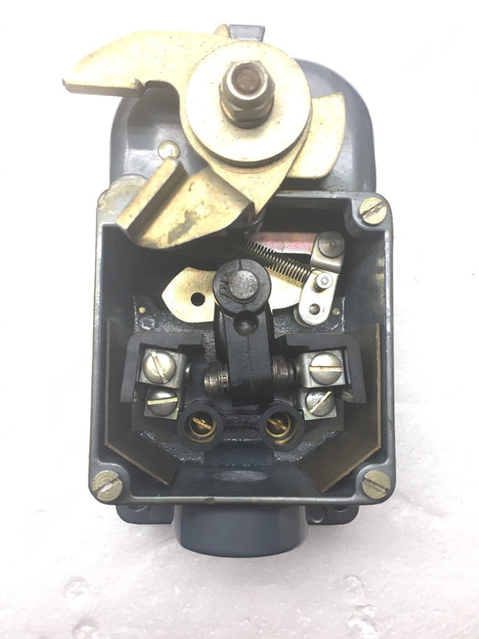 NEW ALLEN BRADLEY 801-CMC21 Limit Switch 801CMC21