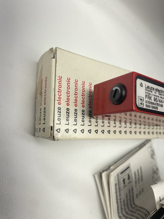 NEW LEUZE FFRK 95/44-150 L RETROREFLECTIVE PHOTOEYE FRK9544150L