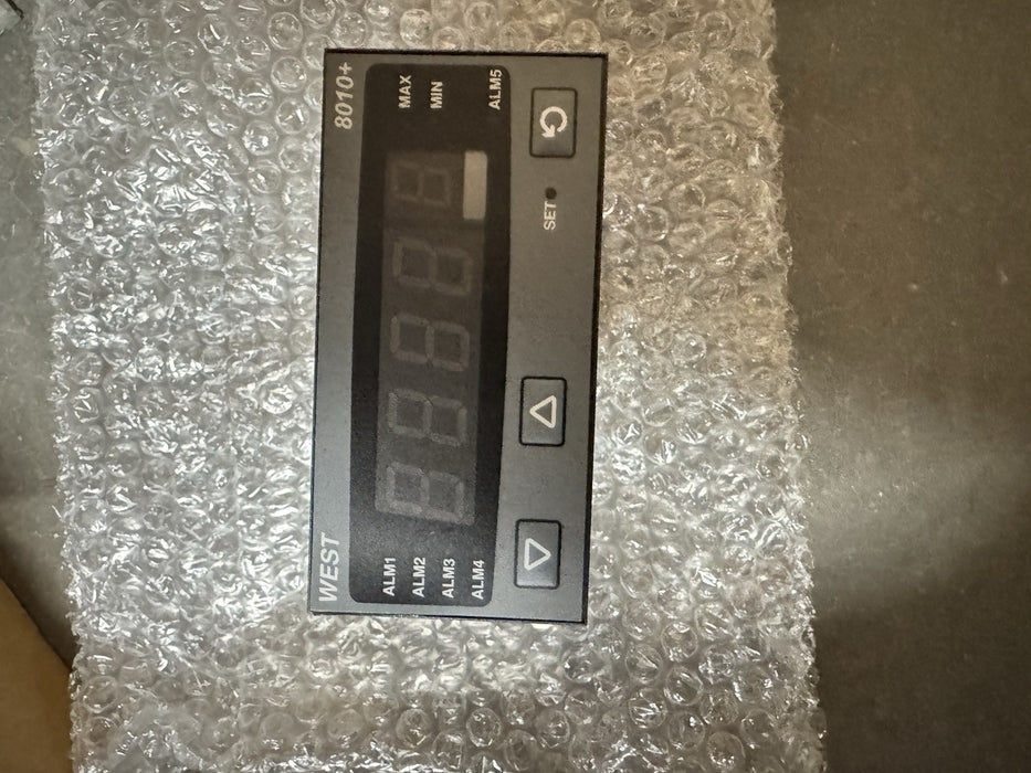 NEW WEST 8010 CONTROLLER P8011Z211000  NIB P8011 8010+