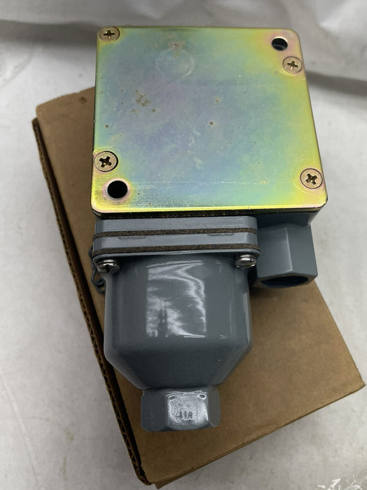 NEW 836T-T260JX40 SER B ALLEN BRADLEY 185680 836T PRESSURE CONTROL SWITCH VACUUM