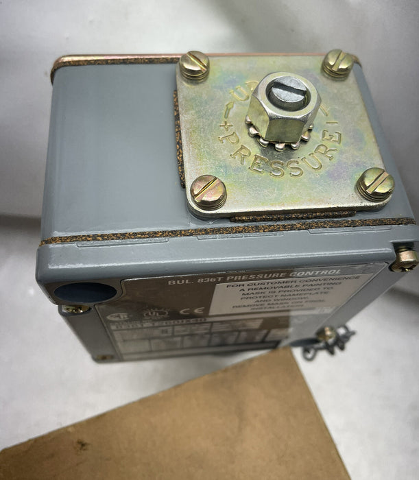 NEW 836T-T260JX40 SER B ALLEN BRADLEY 185680 836T PRESSURE CONTROL SWITCH VACUUM