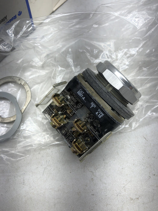 ALLEN-BRADLEY 800H-A2A SER T NON-ILLUMINATED BLACK FLUSH HEAD PUSH BUTTON