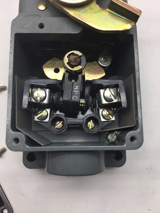 NEW ALLEN BRADLEY 801-CMC21 Snap Limit Switch