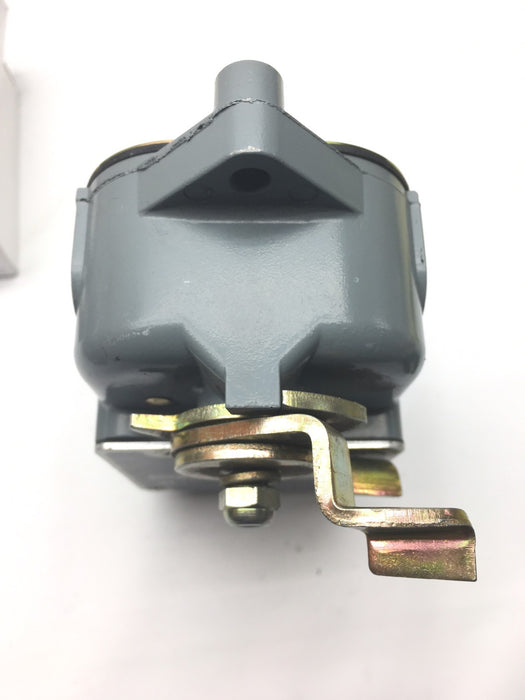 NEW ALLEN BRADLEY 801-CMC21 Snap Limit Switch