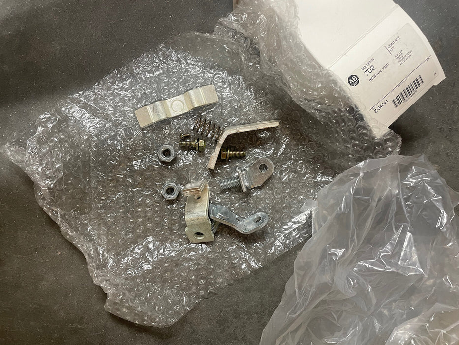 NEW BULLETIN 702 RENEWAL CONTACT Z-34041 NEMA SIZE 4 200 AMP FOR STARTER 1 POLE