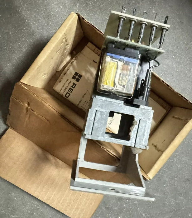 FR2-5106 REDDINGTON COUNTER MODULE MISSING COUNTER DISPLAY 115 VAC