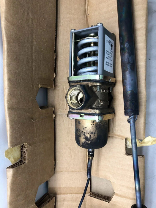 NEW JOHNSON CONTROLS V47AB-35C 1/2" WATER VALVE RANGED 75 TO 135 DEG F