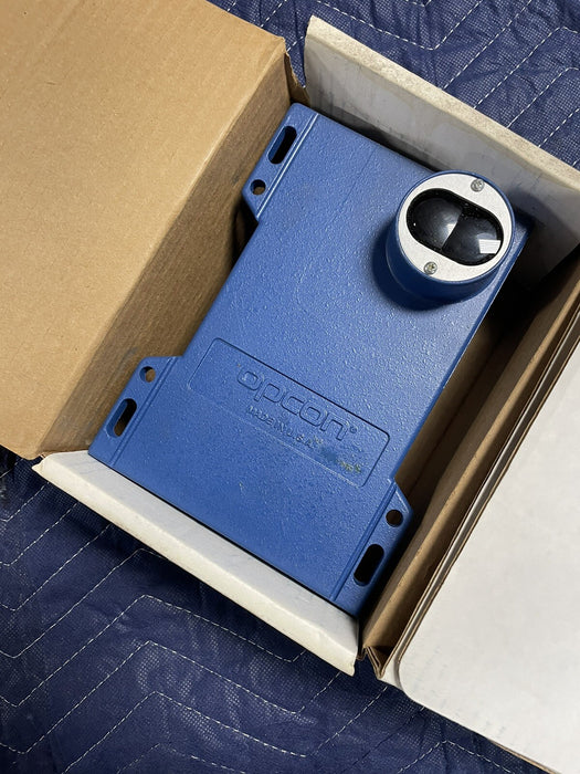 NEW CUTLER HAMMER 1320B-6501 OPCON 20 SERIES PHOTO ELECTRIC EATON 104657