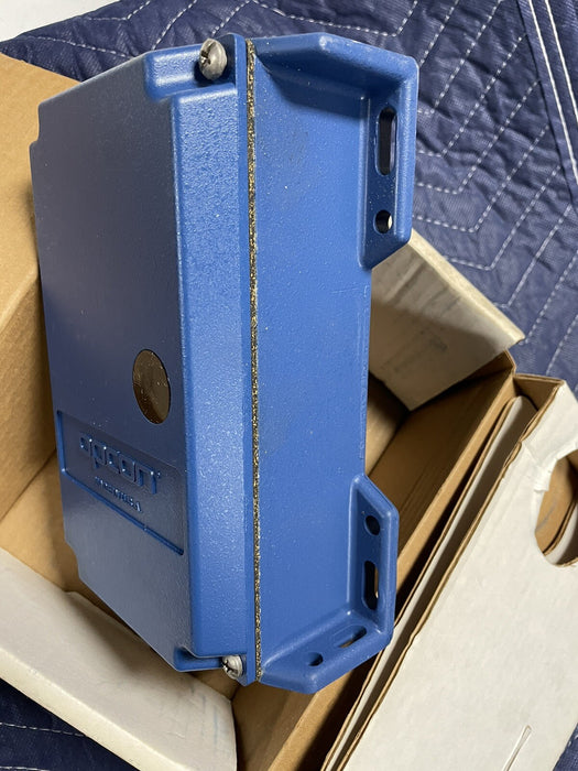 NEW CUTLER HAMMER 1320B-6501 OPCON 20 SERIES PHOTO ELECTRIC EATON 104657