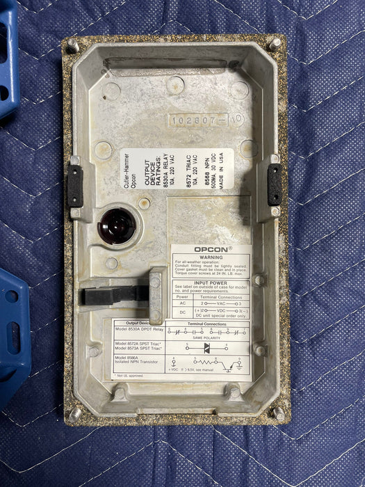 NEW CUTLER HAMMER 1320B-6501 OPCON 20 SERIES PHOTO ELECTRIC EATON 104657