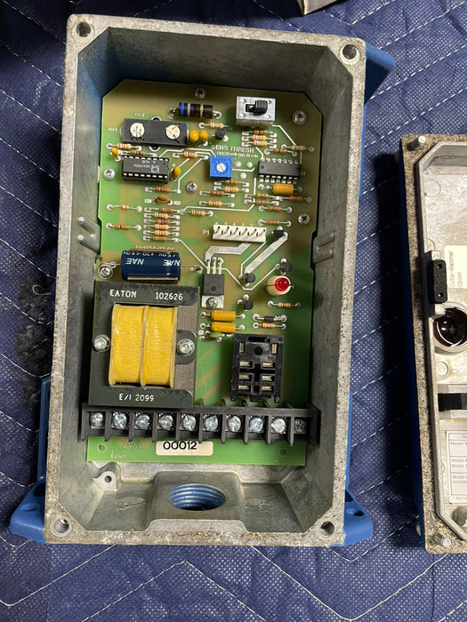 NEW CUTLER HAMMER 1320B-6501 OPCON 20 SERIES PHOTO ELECTRIC EATON 104657