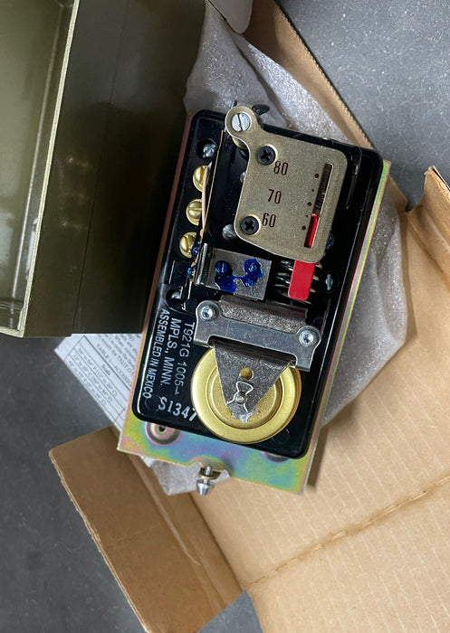 HONEYWELL THERMOSTAT T921G 1005 30VAC 135 OHM POT 56-84F THROTTLING T921G1005