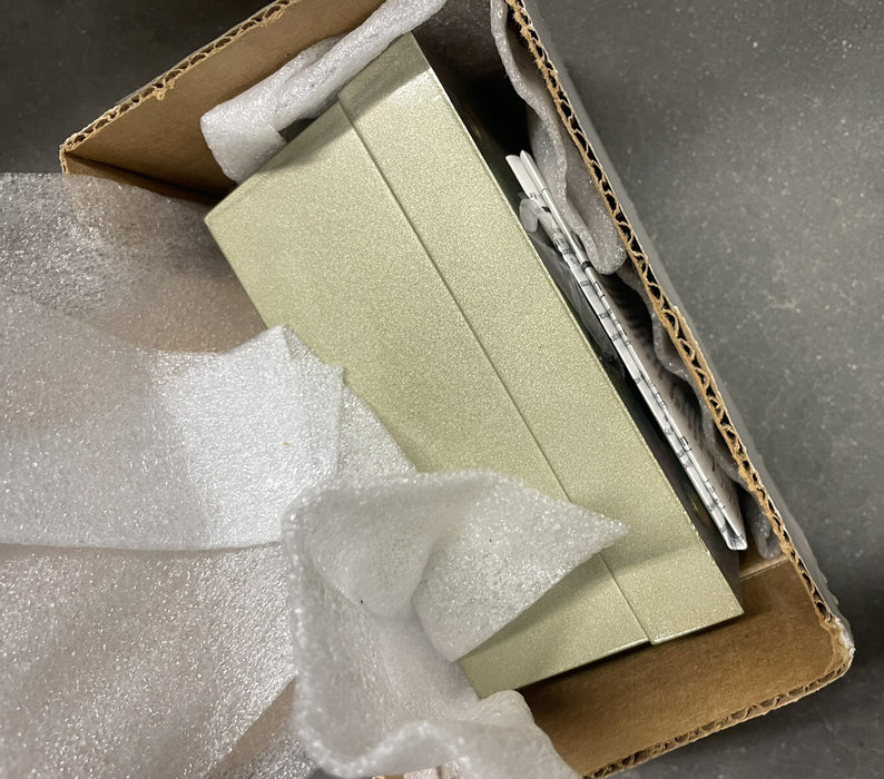 HONEYWELL THERMOSTAT T921G 1005 30VAC 135 OHM POT 56-84F THROTTLING T921G1005