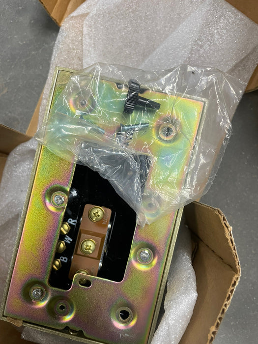 HONEYWELL THERMOSTAT T921G 1005 30VAC 135 OHM POT 56-84F THROTTLING T921G1005