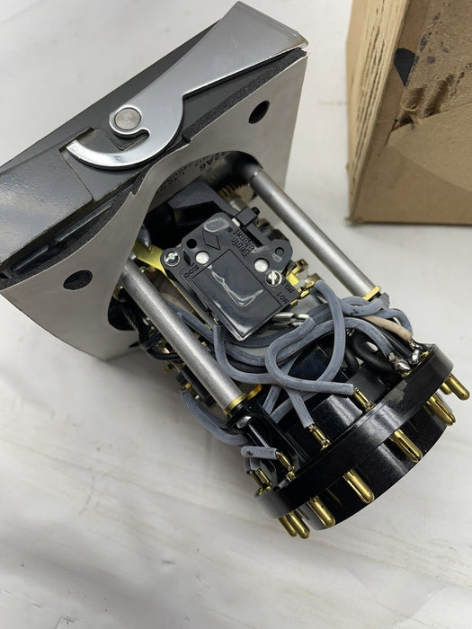 NEW DANAHER MODEL HZ172A6 COUNTER 0335 / 1007558 0-40 COUNTS 120/240 VAC HZ17050