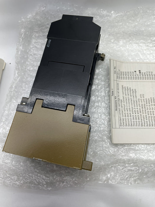 NEW ALLEN-BRADLEY BULLETIN 700 700-PL200A1 TYPE R 120 VAC RELAY