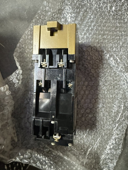NEW ALLEN-BRADLEY BULLETIN 700 700-PL200A1 TYPE R 120 VAC RELAY