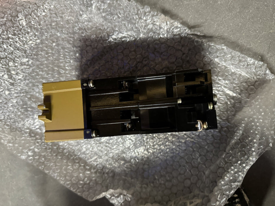 NEW ALLEN-BRADLEY BULLETIN 700 700-PL200A1 TYPE R 120 VAC RELAY