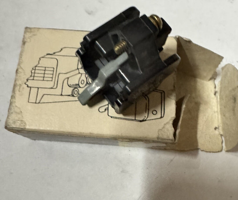 Allen Bradley 1495-G0 Ser L Auxiliary Contact Size 0 600VAC 1 N.C.