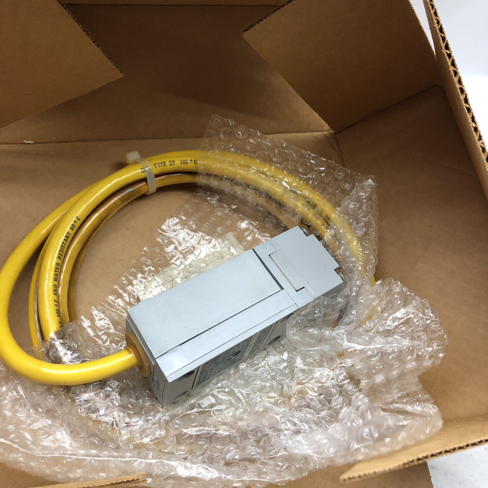 NEW ALLEN BRADLEY 802PR-LBAR1-08 E AC/DC INDUCTIVE PROX SWITCH New Old Stock