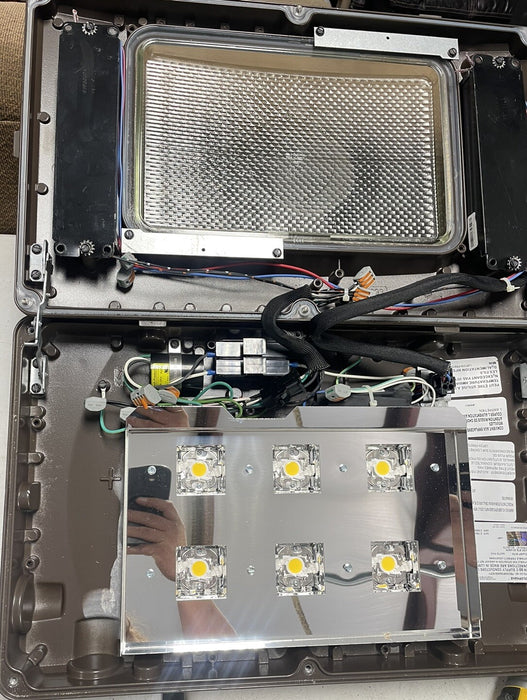 NEW UNUSED HALOPHANE MEDIUM PREDATOR LED LIGHT ACUITY PMLED 480vac LAMP OUTDOOR