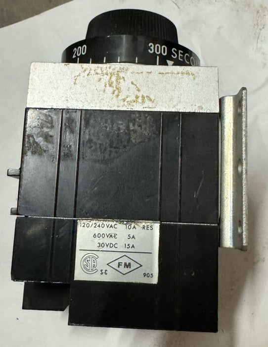 NEW AGASTAT 7022BK TIMING RELAY 1-300 SEC TIME OFF DELAY TIMER 240VAC COIL