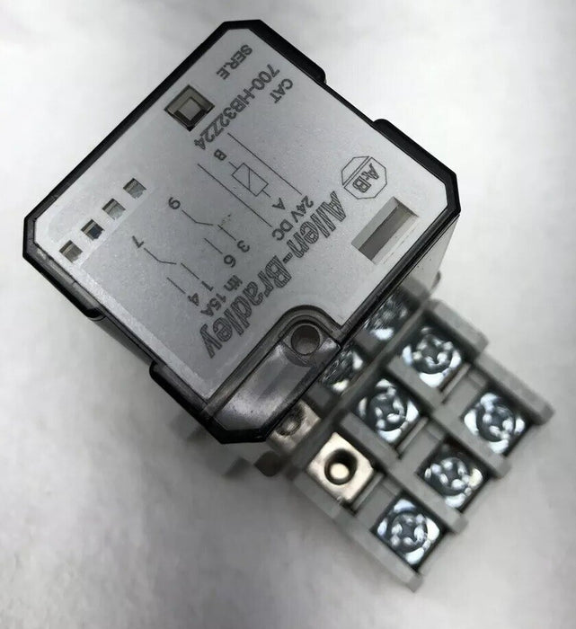 NEW MISSING ONE SCREW CLAMP 700-NH154 BASE WITH 700-HB32Z24 RELAY ALLEN-BRADLEY