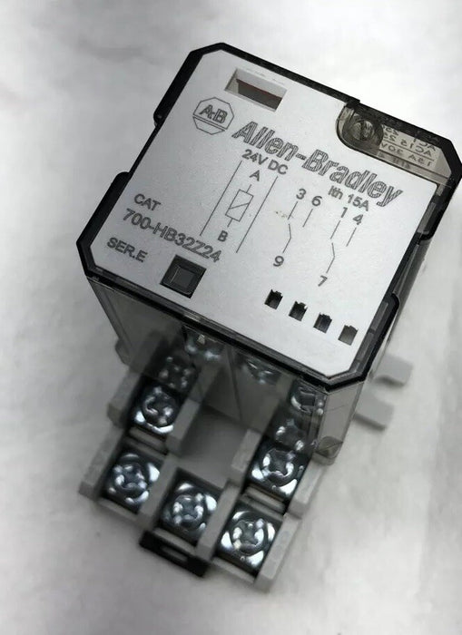 NEW MISSING ONE SCREW CLAMP 700-NH154 BASE WITH 700-HB32Z24 RELAY ALLEN-BRADLEY