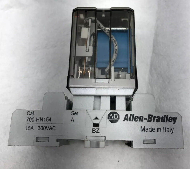 NEW MISSING ONE SCREW CLAMP 700-NH154 BASE WITH 700-HB32Z24 RELAY ALLEN-BRADLEY