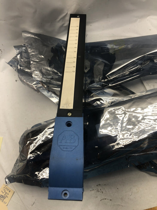 ALLEN BRADLEY 1778-IDA ISOLATED AC INPUT SWING ARM PLC  PIVOT ARM