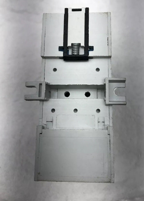 NEW MISSING ONE SCREW CLAMP 700-NH154 BASE WITH 700-HB32Z24 RELAY ALLEN-BRADLEY