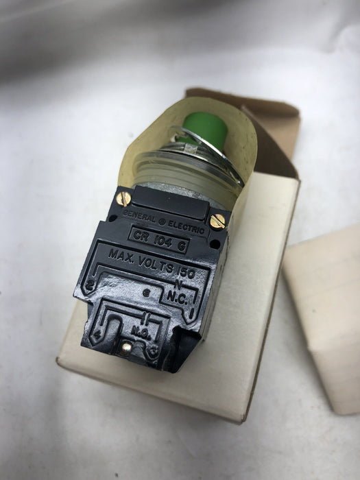 NEW GE CR104A1205 MINIATURE  OILTIGHT PUSHBUTTON CR104A STANDARD GREEN 2 NO 2 NC