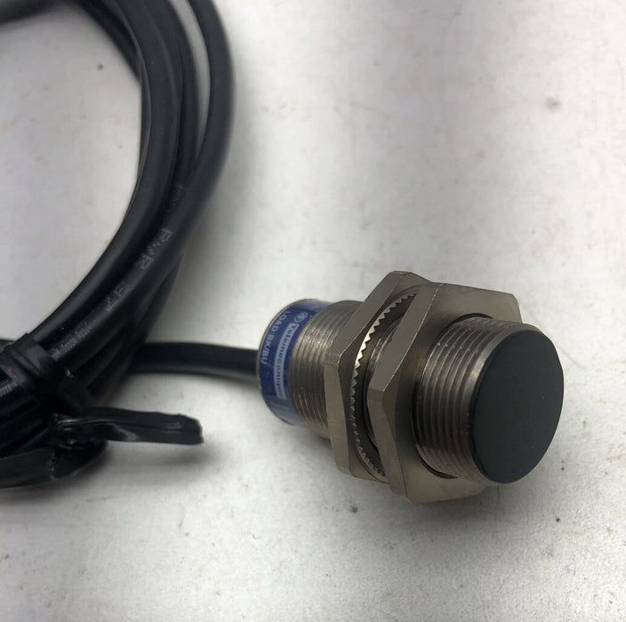 NEW TELEMECANIQUE INDUCTIVE PROX SWITCH XS1 N18PA340 XS1N18PA340 12-24 VDC