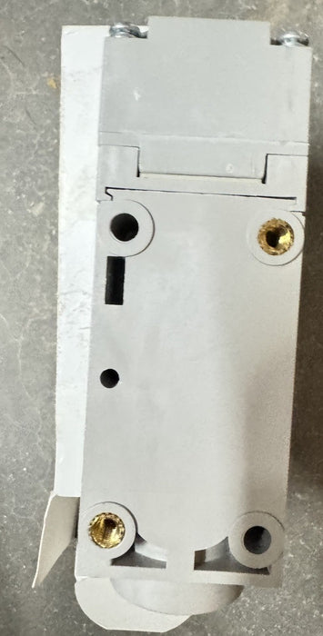 NEW ALLEN BRADLEY 802PR-LBAH1 /E Proximity Switch  AC/DC