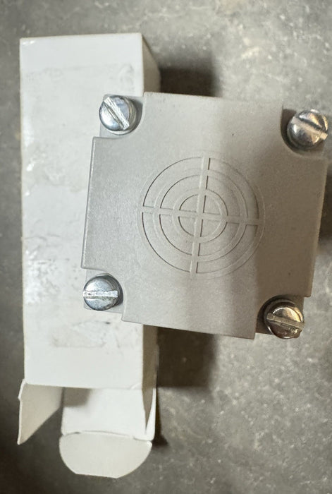 NEW ALLEN BRADLEY 802PR-LBAH1 /E Proximity Switch  AC/DC