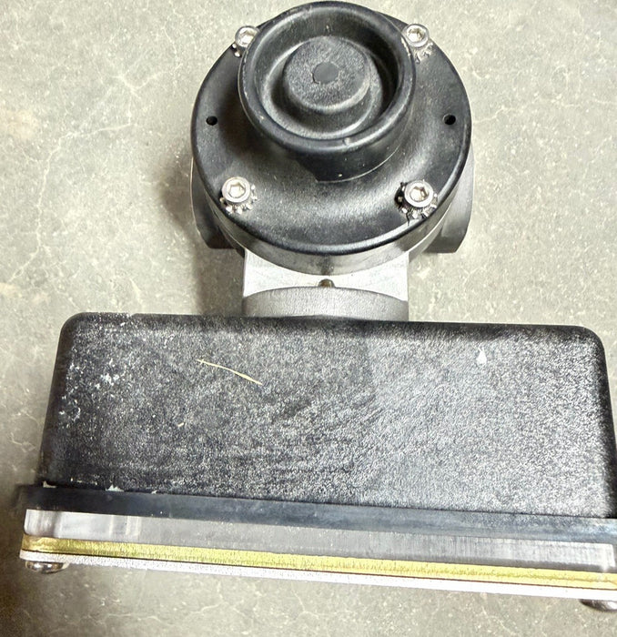 NEW UNIVERSAL FLOW MONITORS SN-AIB6GM-6-100V0.90-A1WR-1D FLOW SWITCH