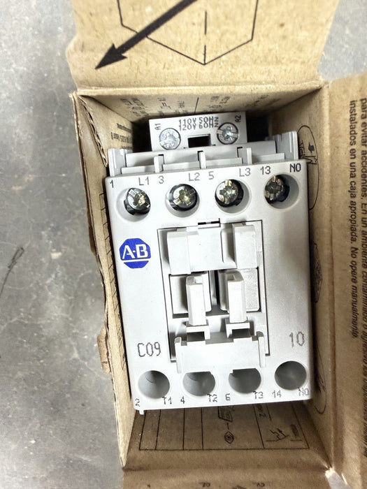 100-C09D10 Contactor AB 100C09D10 PLC New in Box Free Shipping ALLEN BRADLEY PLC