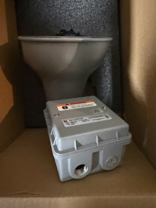 NEW FEDERAL SIGNAL 300GC-120 / 300GC120 NIB