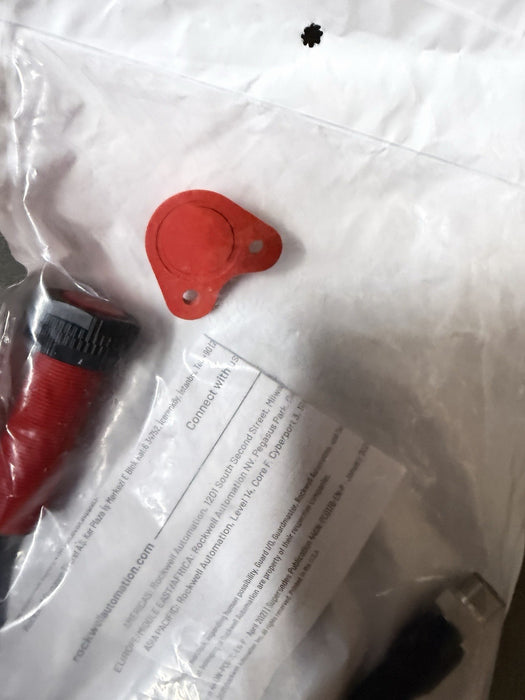 440N-Z21S16H Allen-Bradley 440NZ21S16H SensaGuard Non Contact Switch NEW