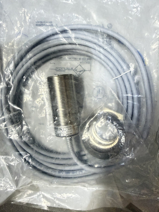 ALLEN BRADLEY 872C-A10N30-A5 SER. B 20-250VAC 10MM NORM OPEN