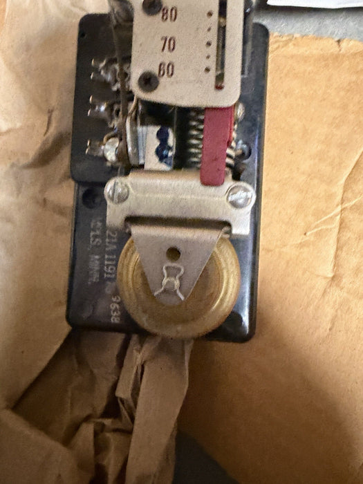 T921A 1191 NO COVER NEW UNUSED HONEYWELL THERMOSTAT PROP VALVE DAMPER CONTROL