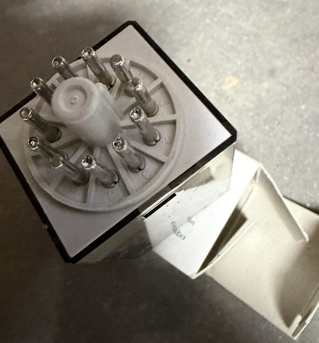 NEW Allen Bradley QTY:1 700-HA33Z24-3 Relay  3PDT 24VDC