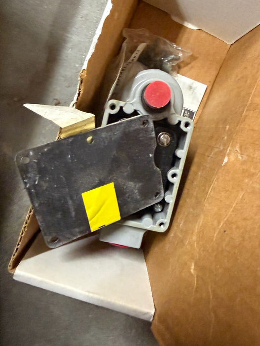 DANAHER CONTROLS EA700-10926 / EA70010926 LMSW-CW/CCW-SHT TR SL2C26 EA700 NAMCO