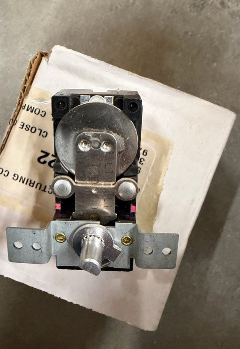 NEW 8408-022 BARD TEMPERATURE SWITCH 63-107 CLOSE ON RISE